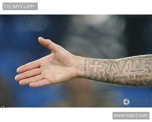 足球明星身上的小纹身背后故事揭示个性与信仰的独特表达